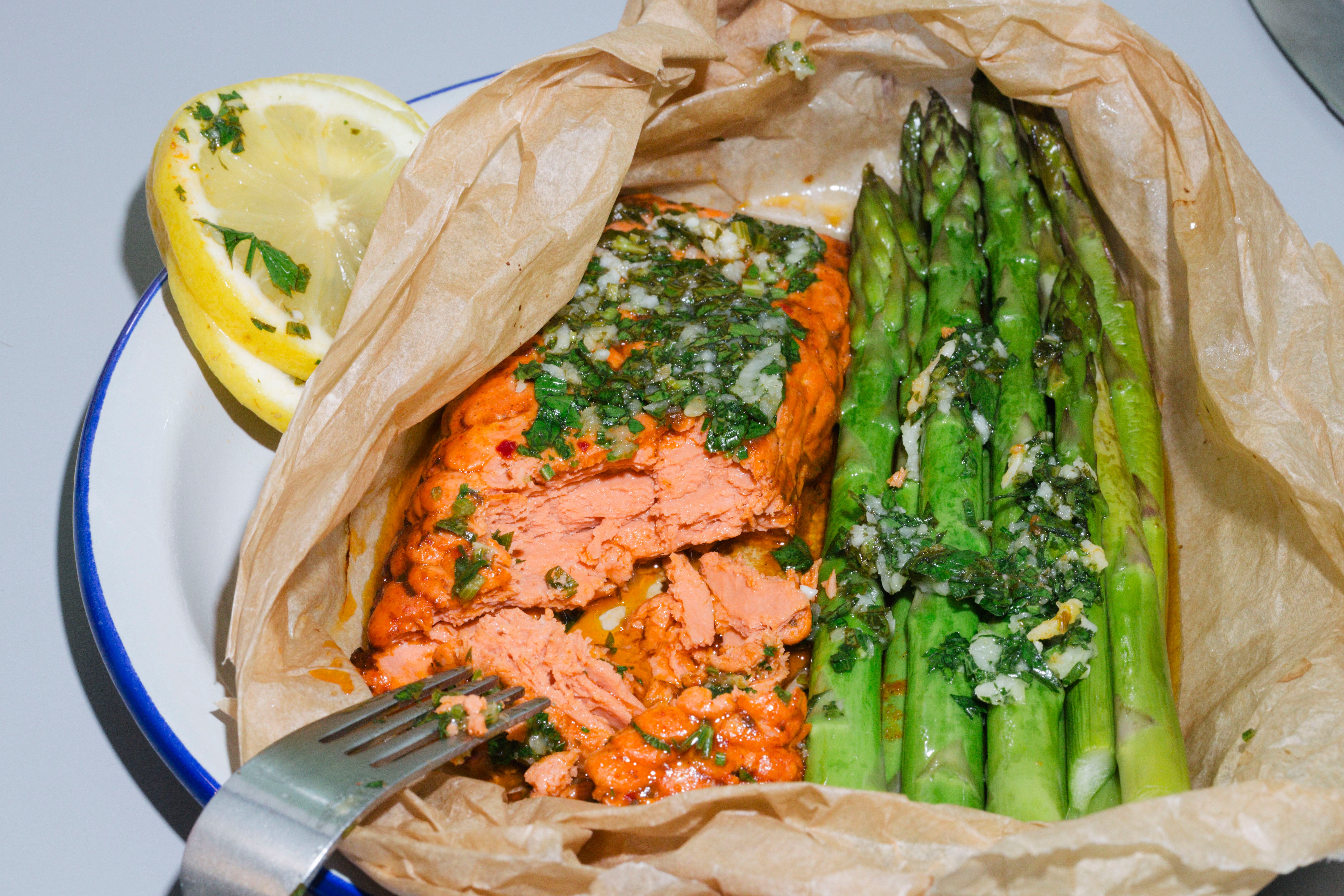 Plant-Based Salmon en Papillote – Juicy Marbles